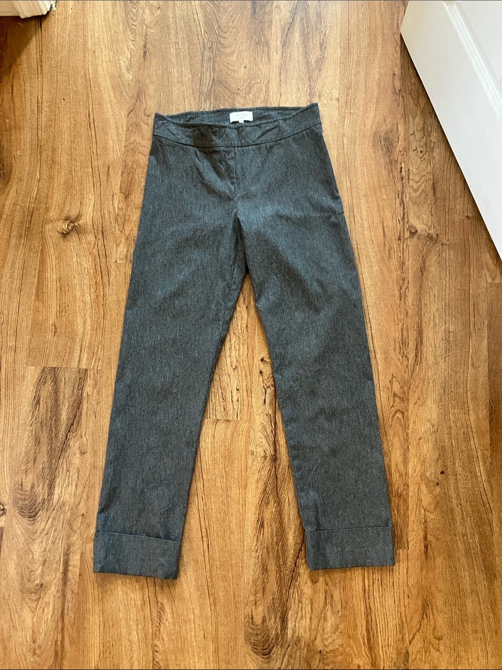 Avenue Montaigne size 4 Gray Knit Ponte Pants quiet luxury